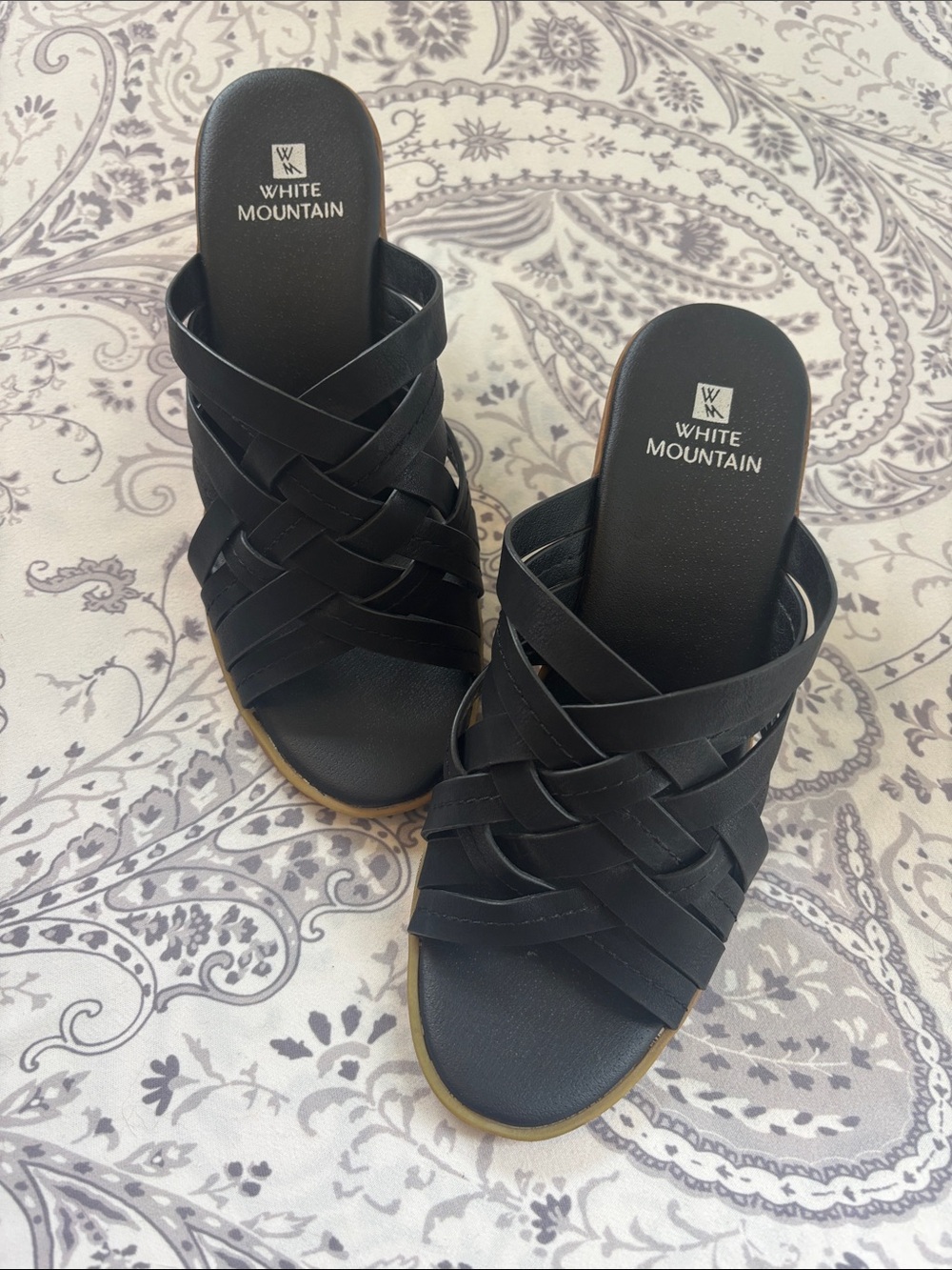 White Mountain Be Happy Black Woven Strappy Sandals size 6.5